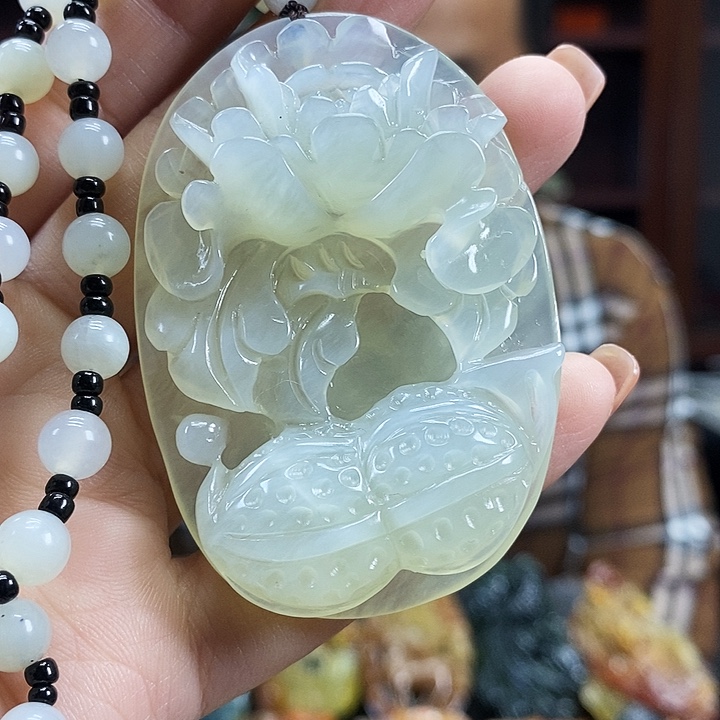 蛇纹石玉未镶嵌吊坠