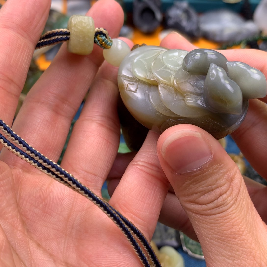 和田玉颈饰未镶嵌