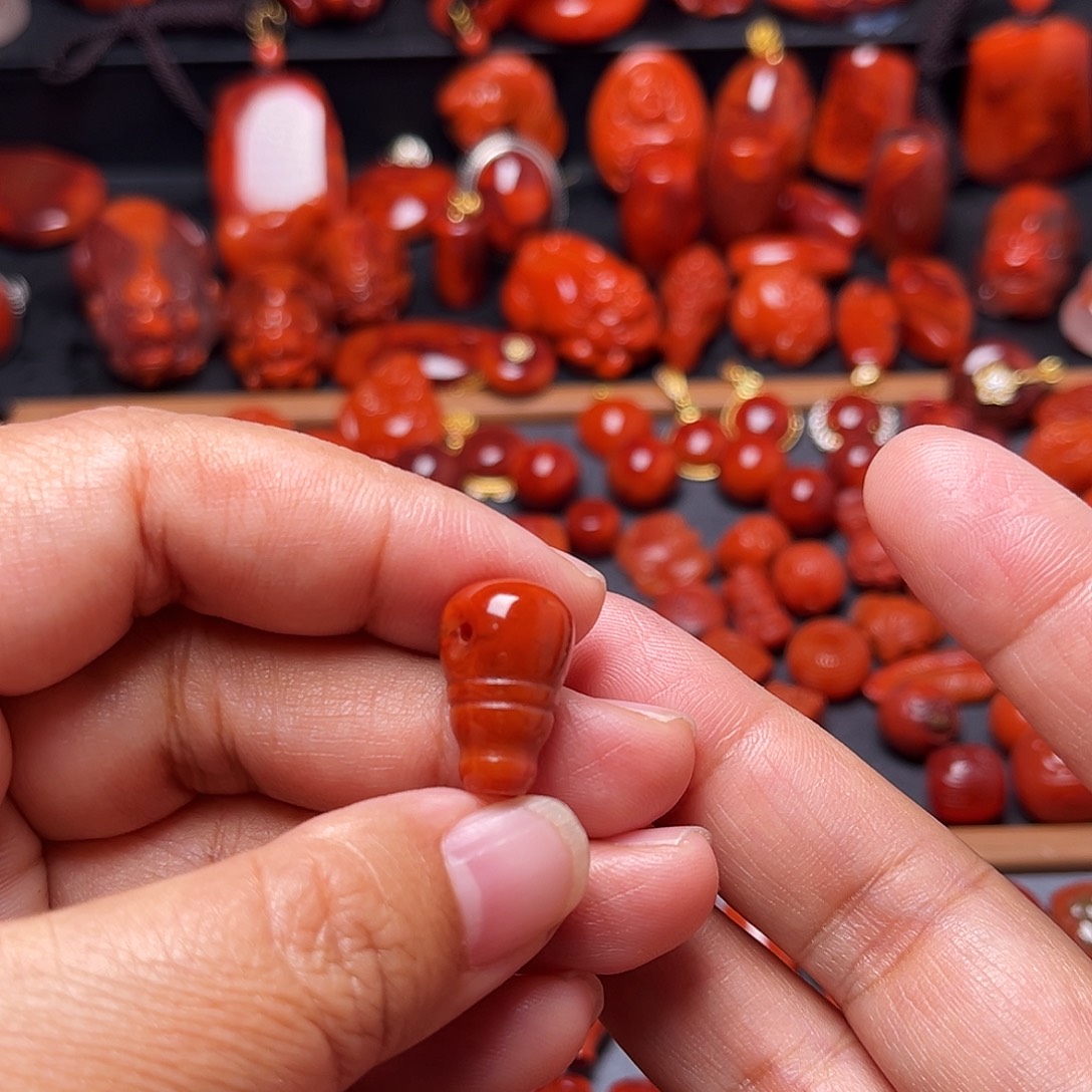 黑***8南红玛瑙未镶嵌配饰11+