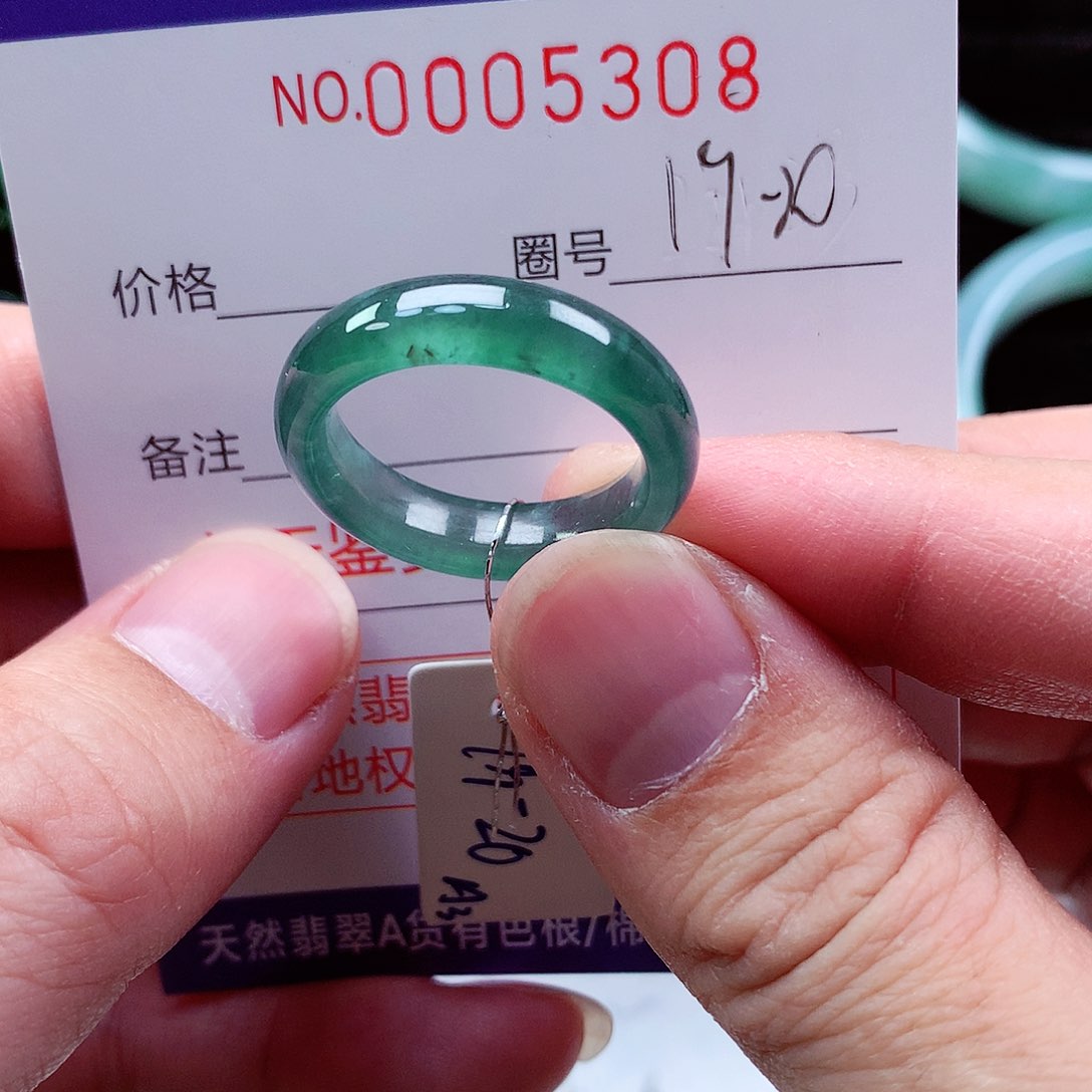 【闪购商品】翡翠戒指未镶嵌沙**星天然