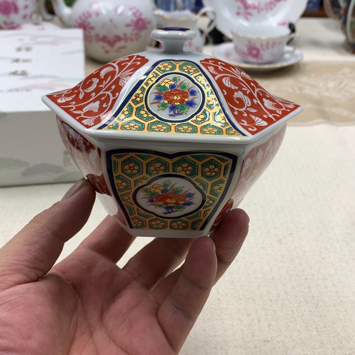 瓷片这里有种不安