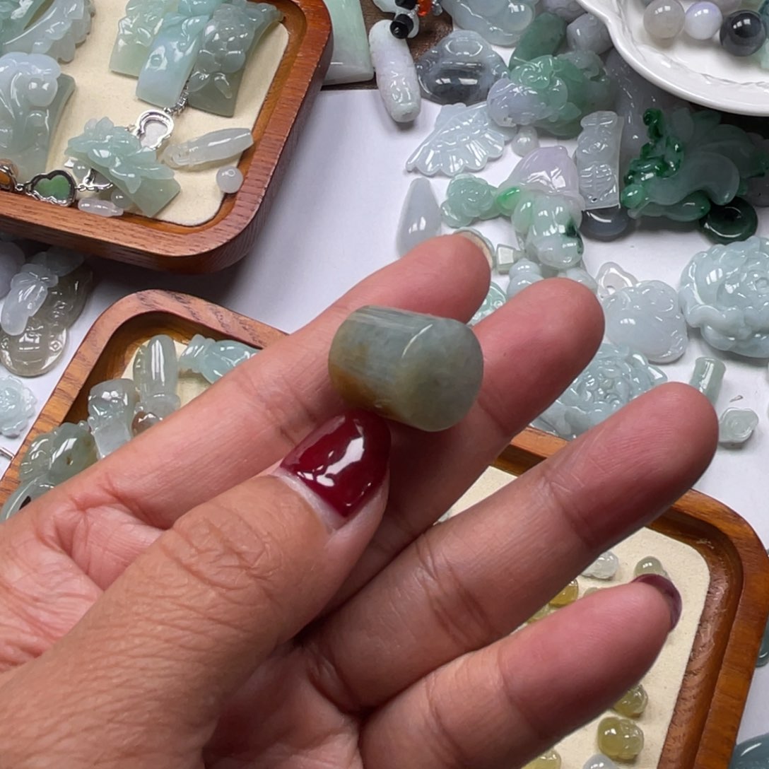 翡翠颈饰未镶嵌46678987