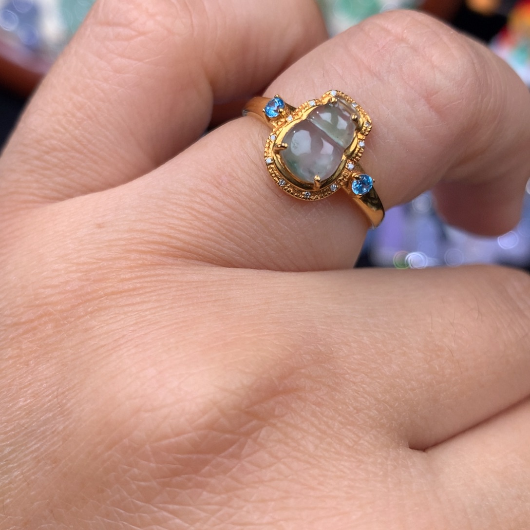 翡翠戒指18K金镶嵌葫芦戒指