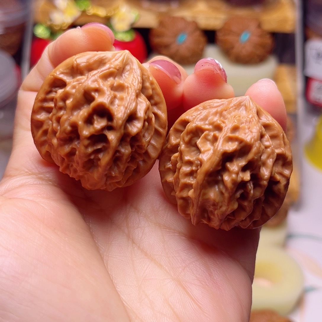 文玩核桃吊坠大肚曹大龙