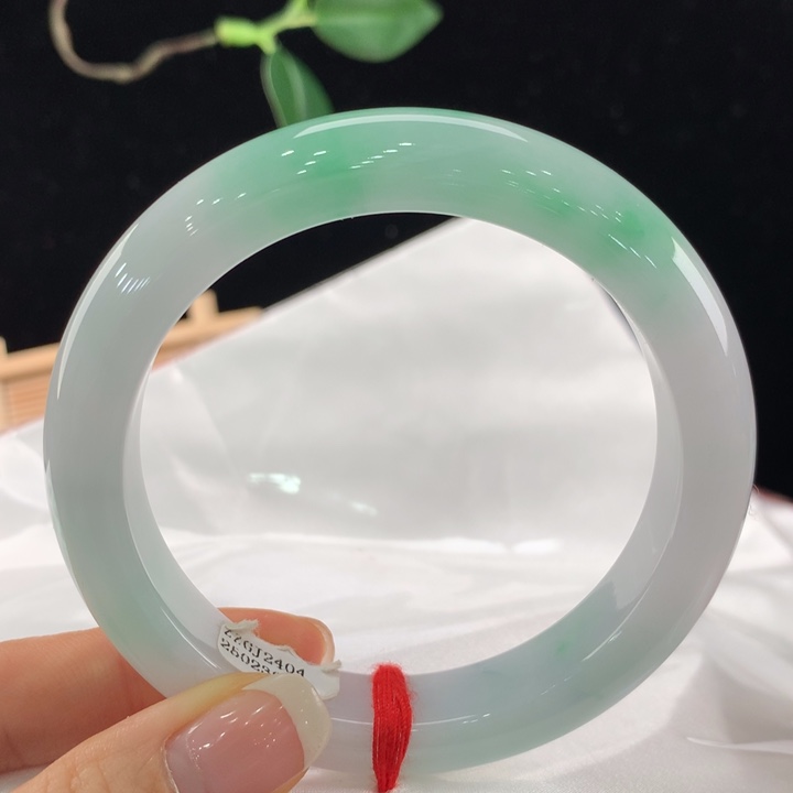 翡翠手镯未镶嵌111-2388