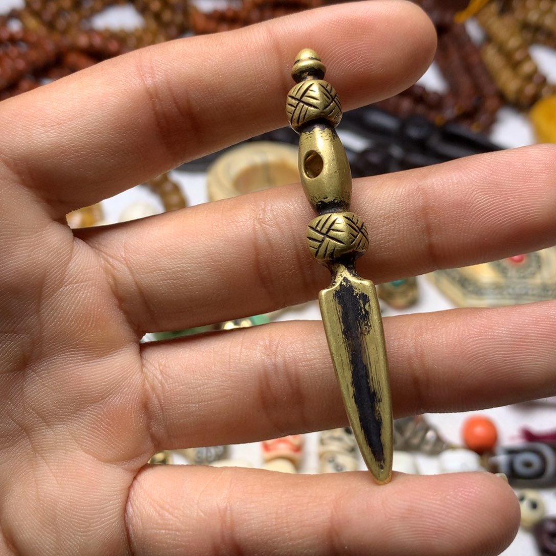 琉璃颈饰藏传小元素