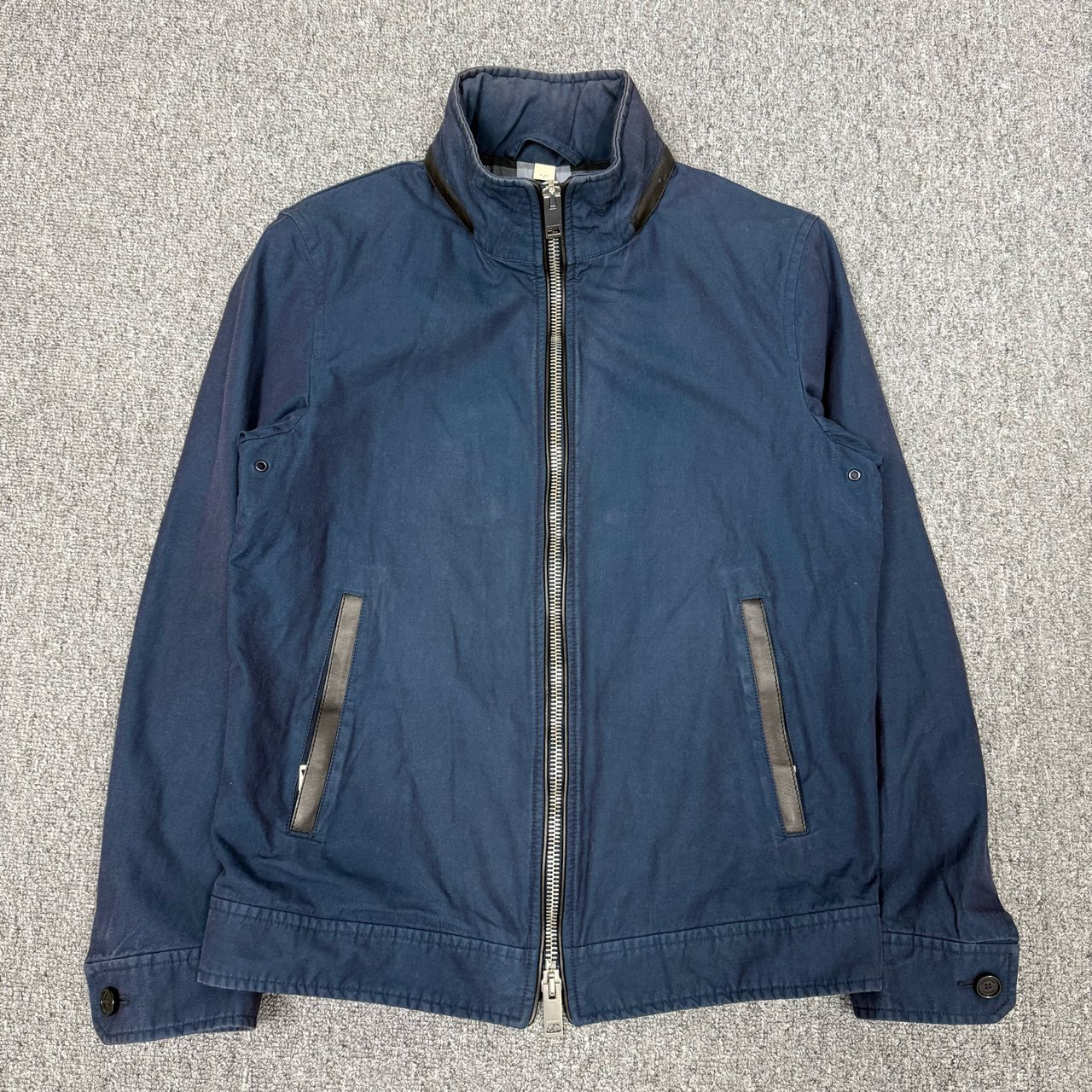 95新 BURBERRY/博柏利 12626961 藏青色内里格纹夹克外套 S码