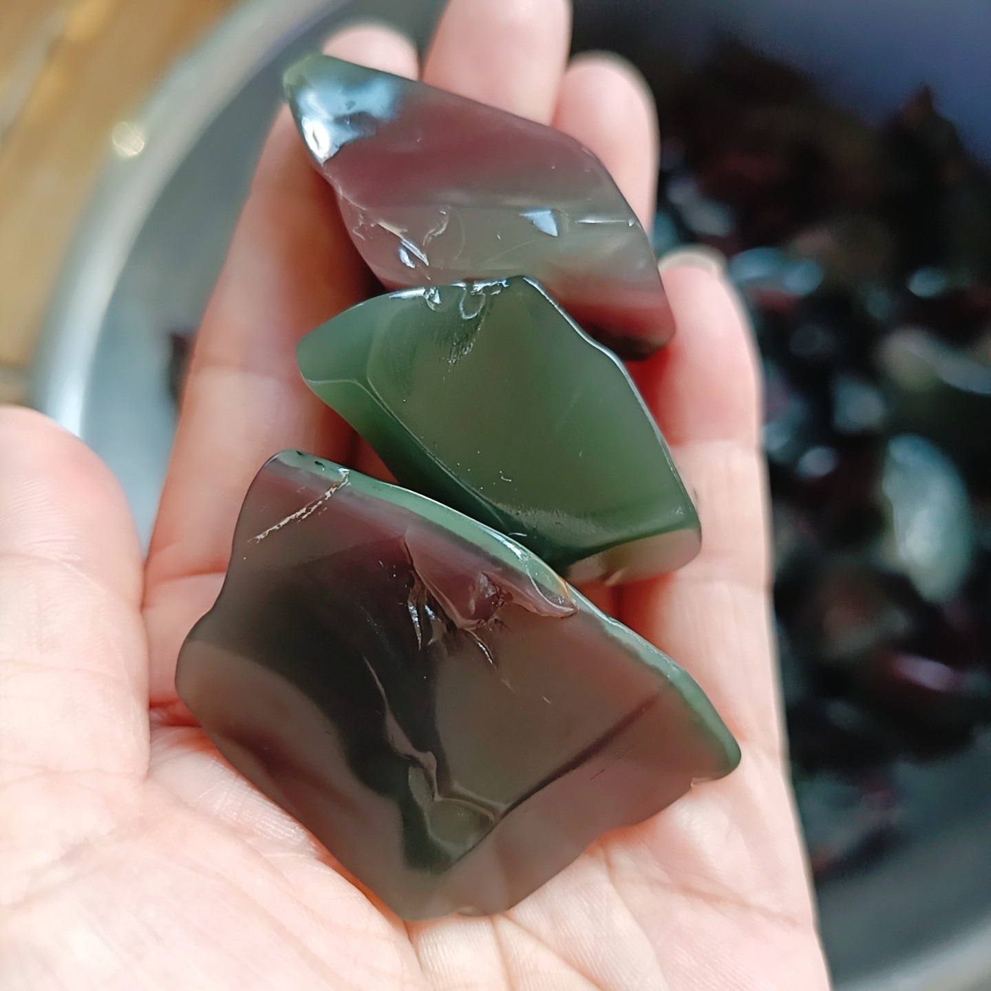 秦紫玉打磨抛光的小原石，拍下发3块，随机发，也可以直播间挑选