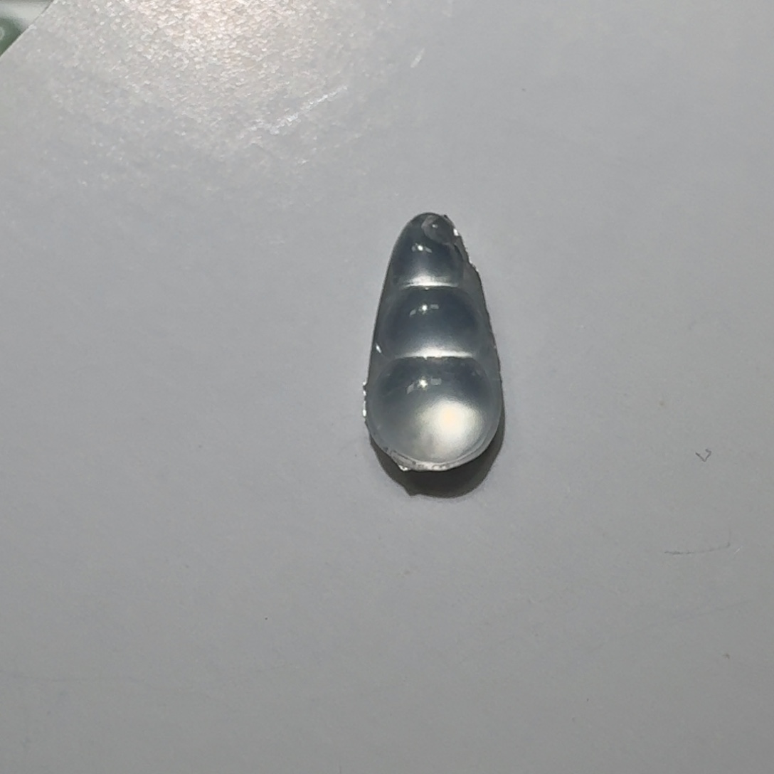 翡翠未镶嵌颈饰豆子
