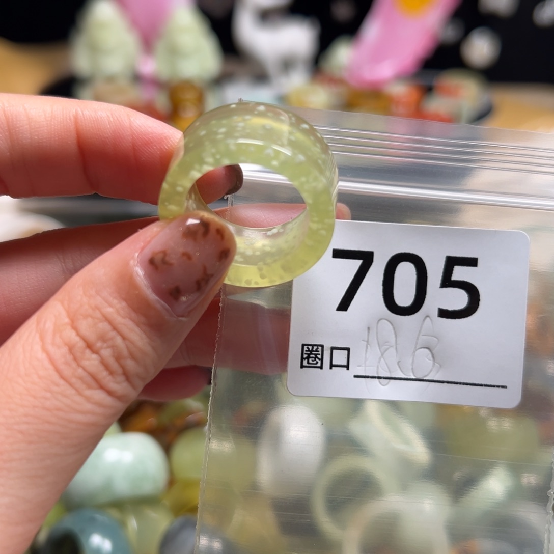 蕾***蕾蛇纹石玉未镶嵌戒指
