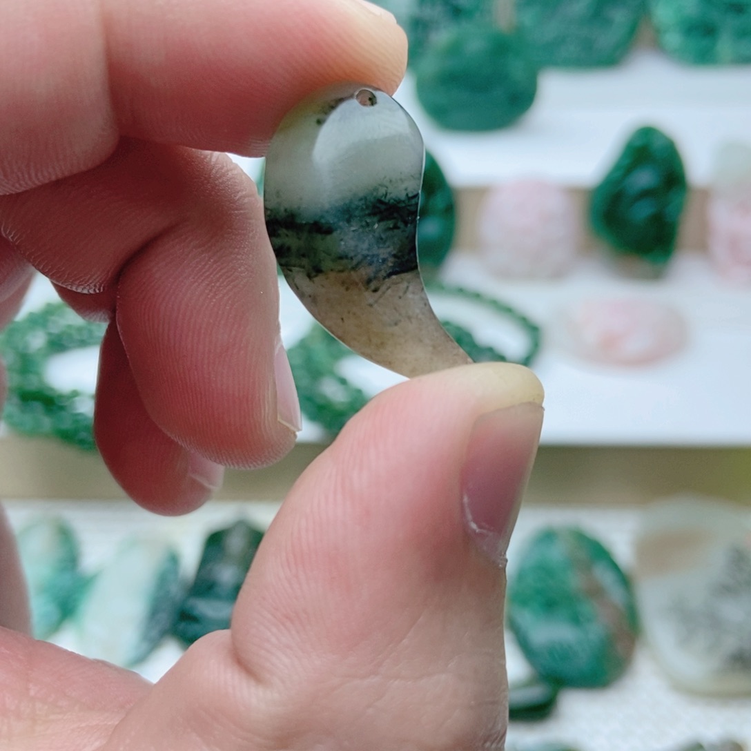 独山玉挂件未镶嵌