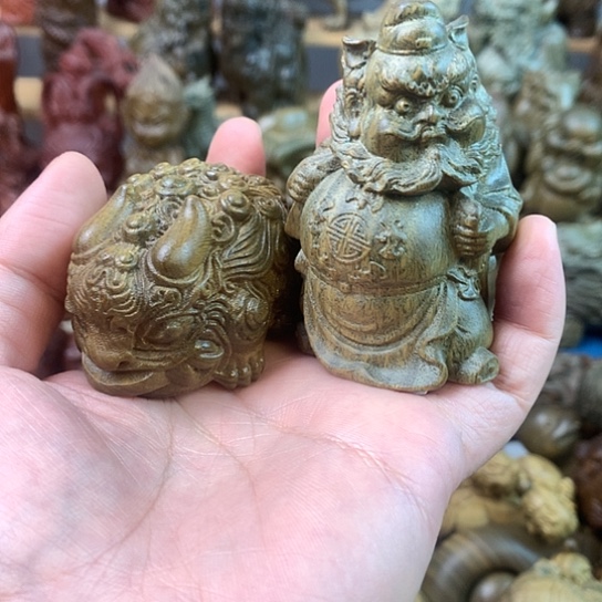 齐***胜黄花梨/降香黄檀把件绿檀木貔貅双生和松旭