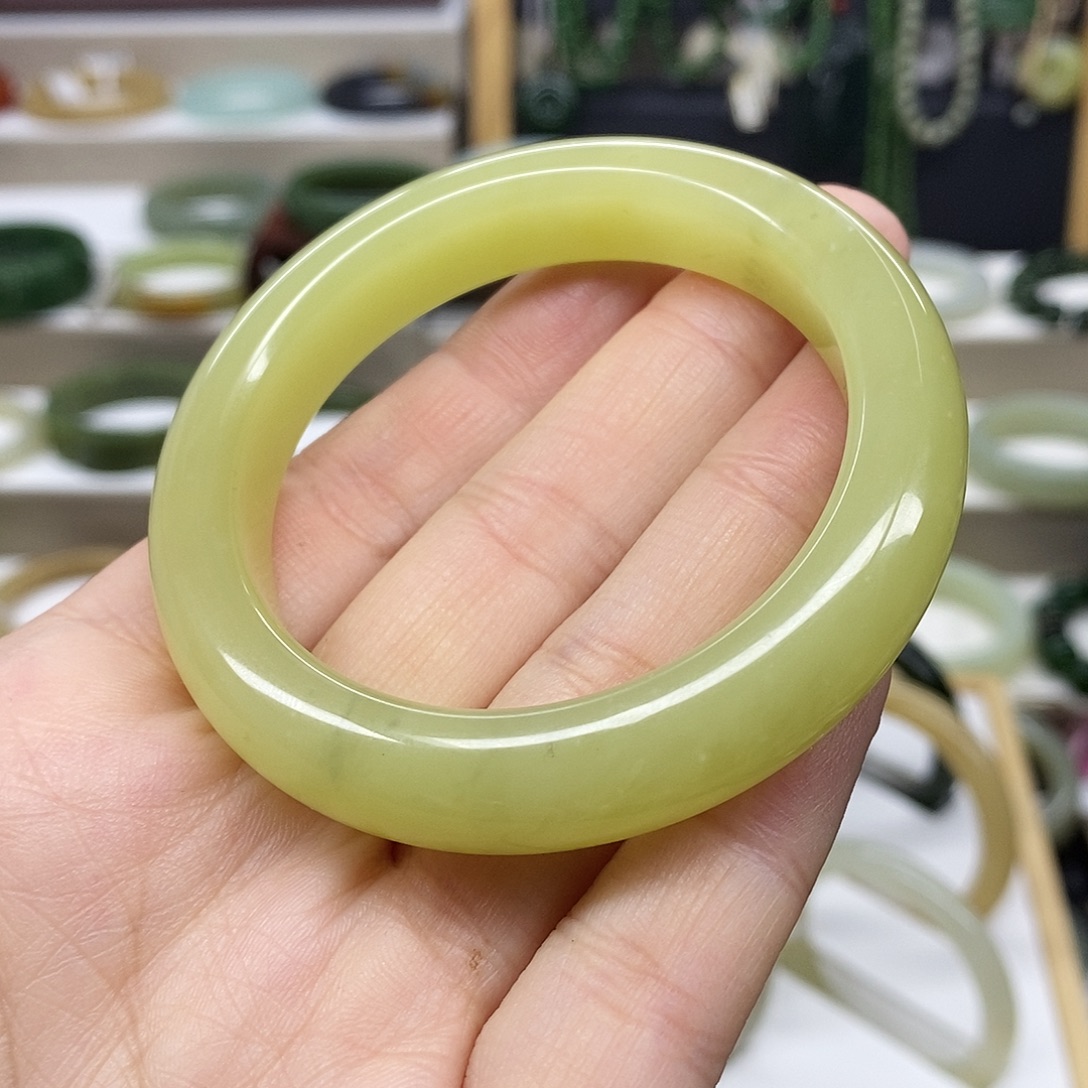 和田玉未镶嵌手镯精品黄口微瑕