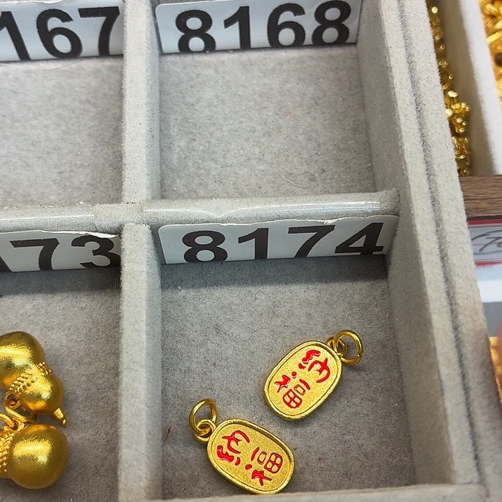 铜合金8174强保色发 2个壹笔壹吊坠