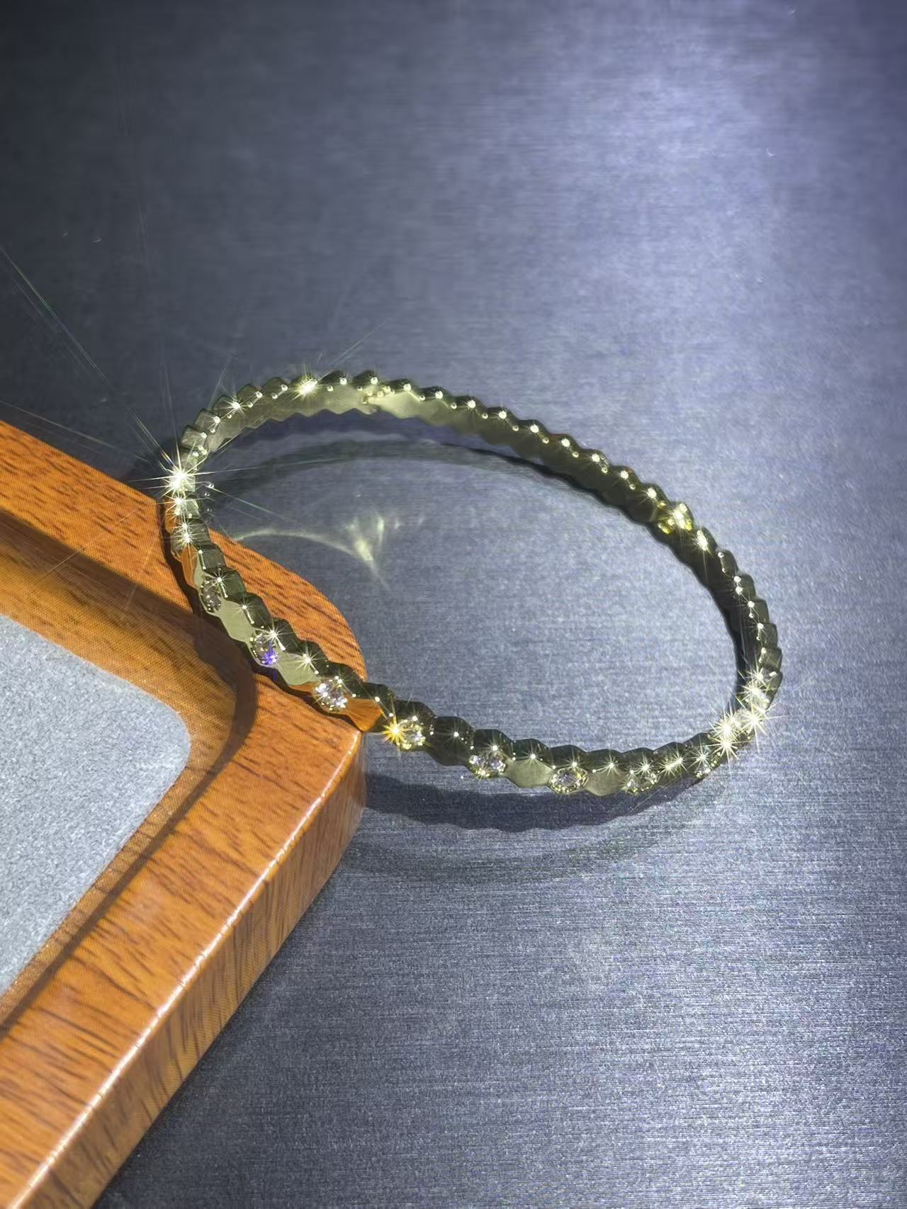 a9019黄色蜂巢手镯多样性发货