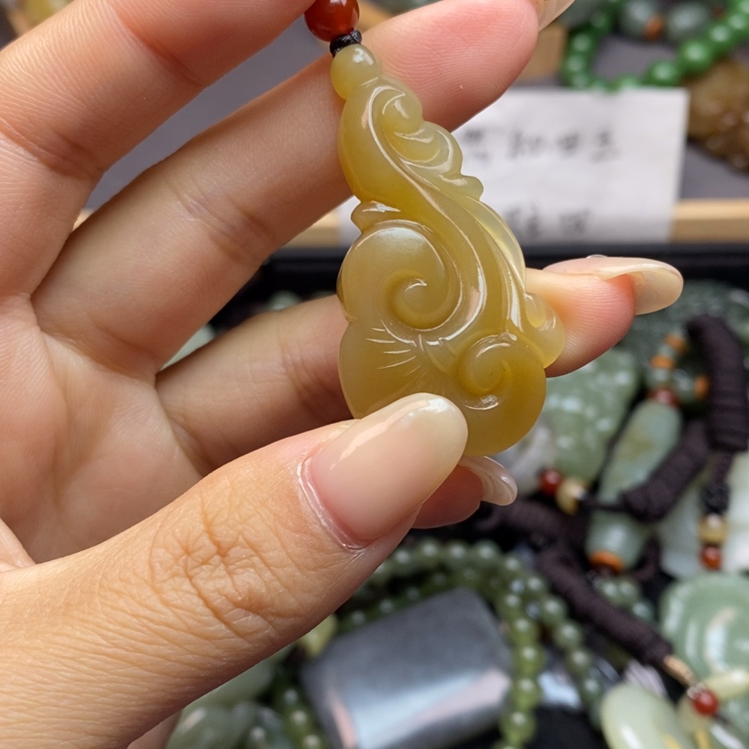 和田玉颈饰未镶嵌