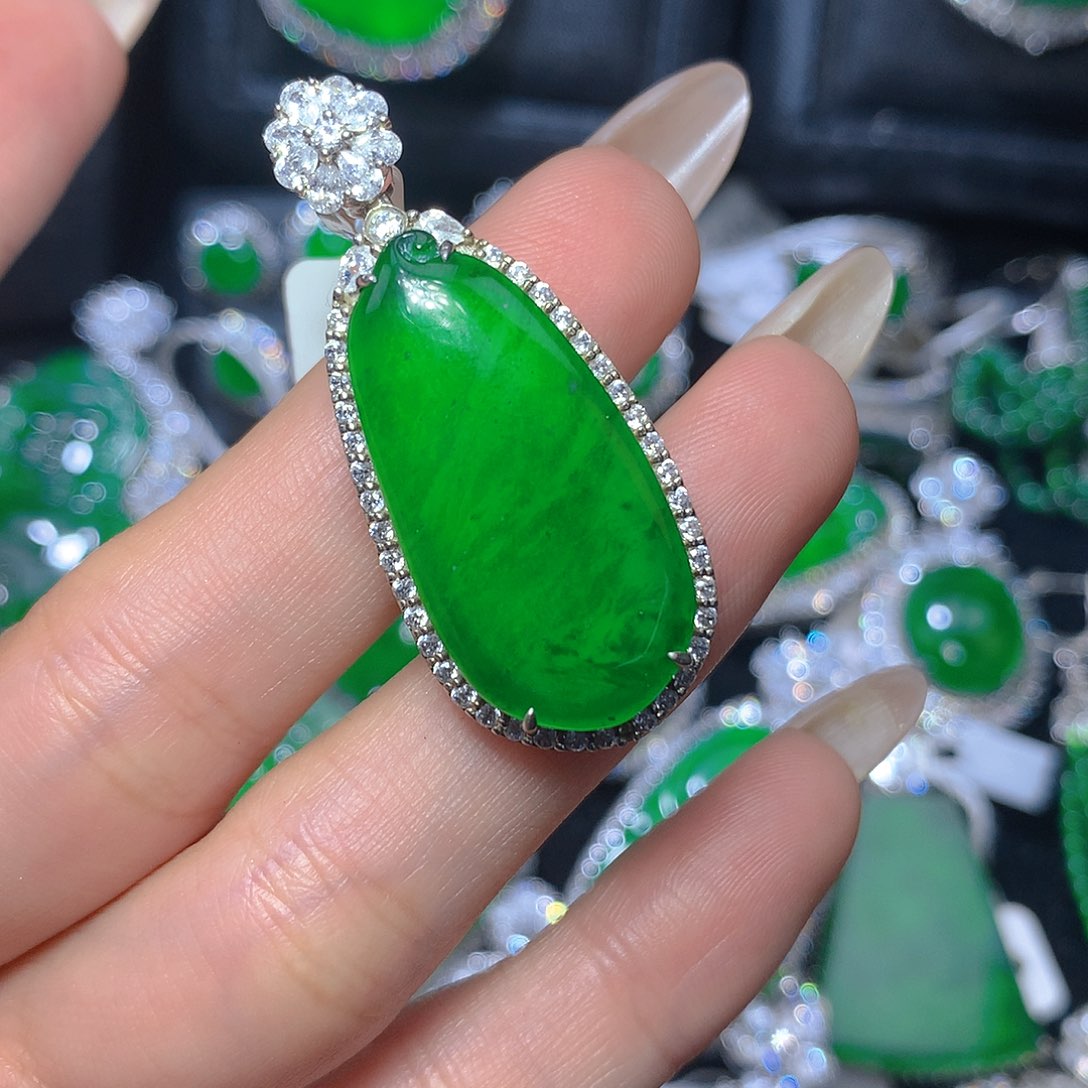 翡翠吊坠(不含链)银S925镶嵌翡翠