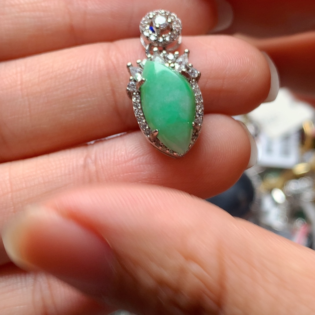 翡翠戒指银S925镶嵌天然翡翠吊坠