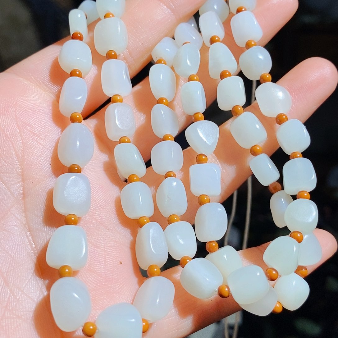 和田玉颈饰未镶嵌