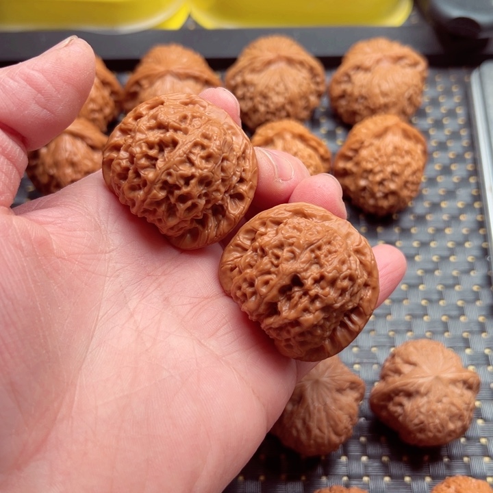 文玩核桃吊坠血麒麟41全品