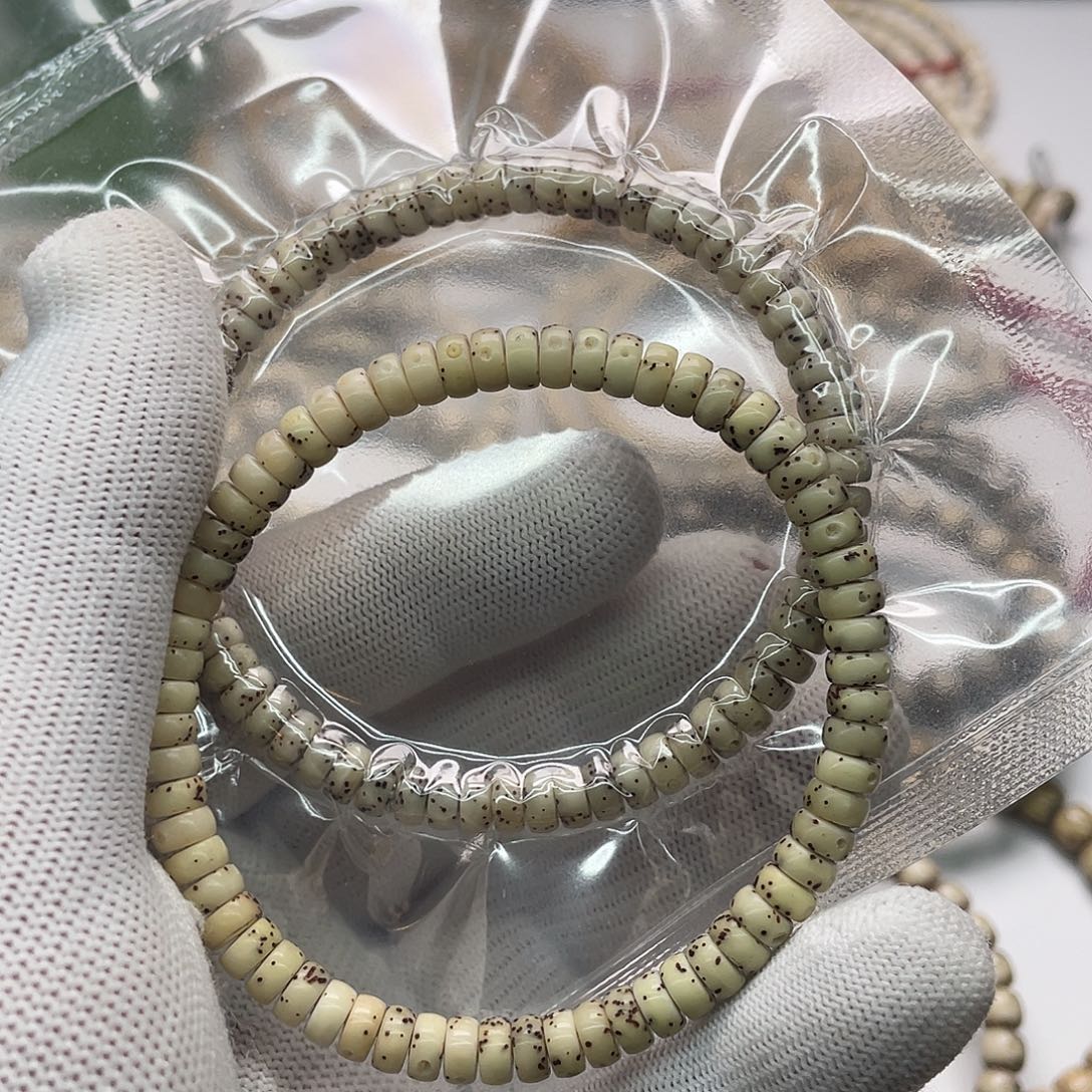 D***3手串星月菩提玉化料3x6药片单圈2条