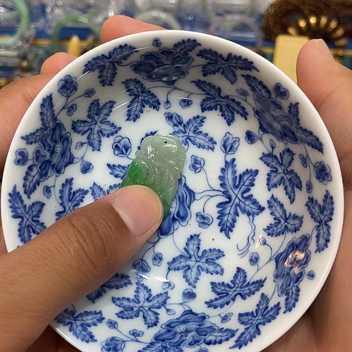 青花手绘设计风格的