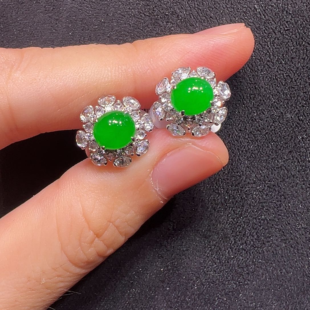 依***依翡翠18K金镶嵌耳饰