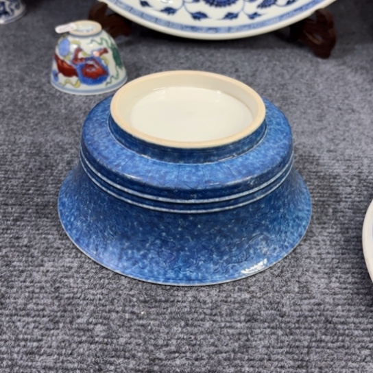 花***求瓶子一个雪花蓝釉大碗