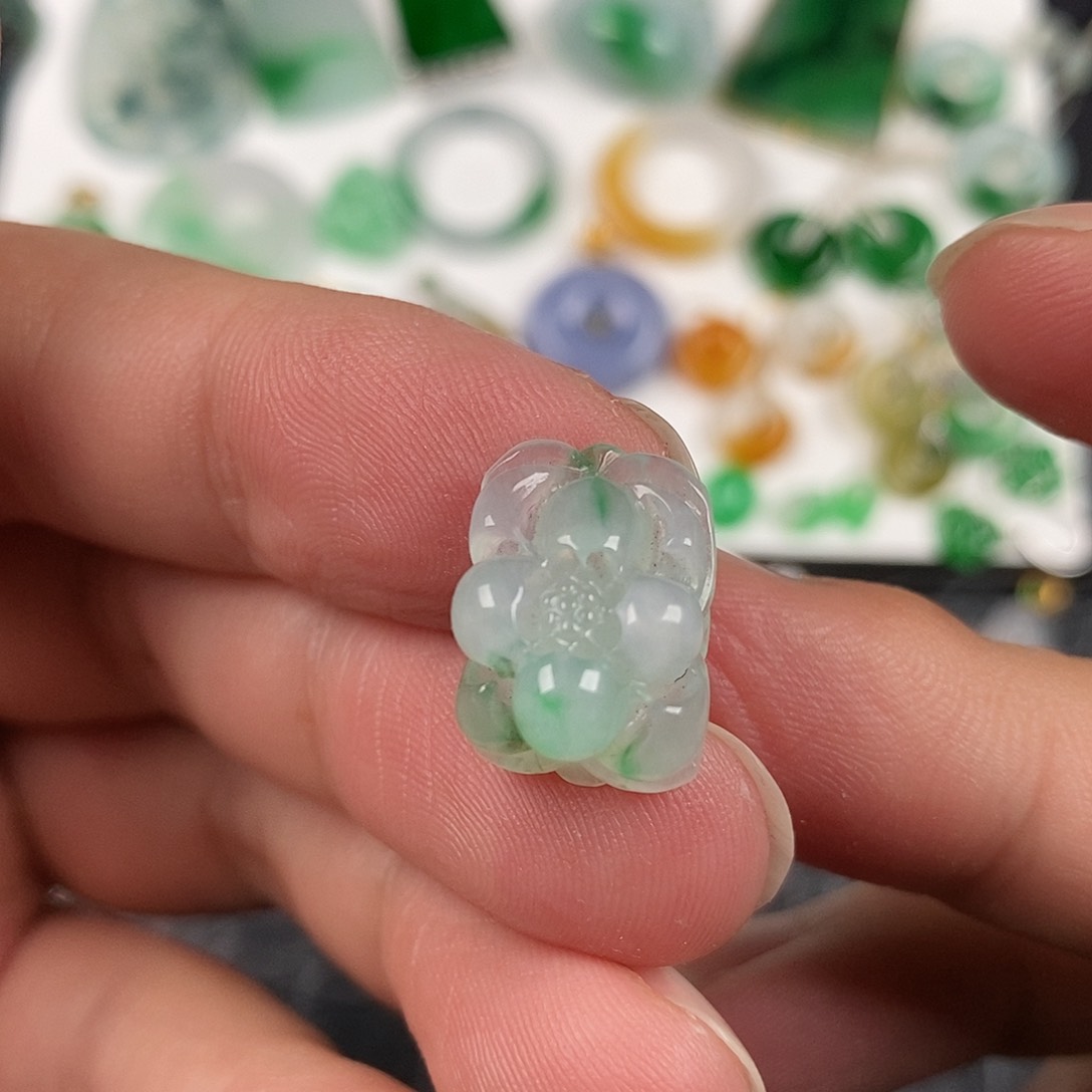 翡翠颈饰未镶嵌翡翠