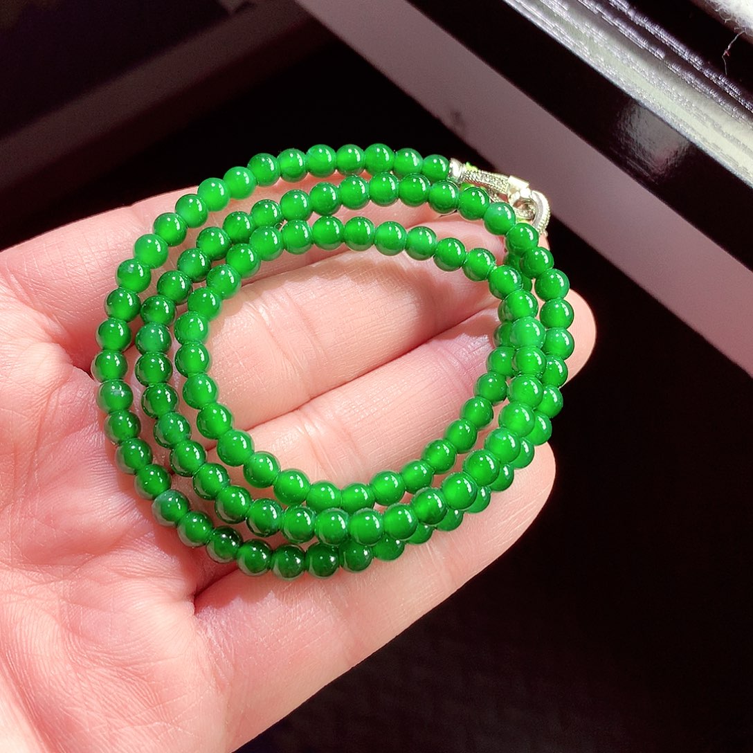 翡翠手链未镶嵌小**.天然翡翠手链未镶嵌