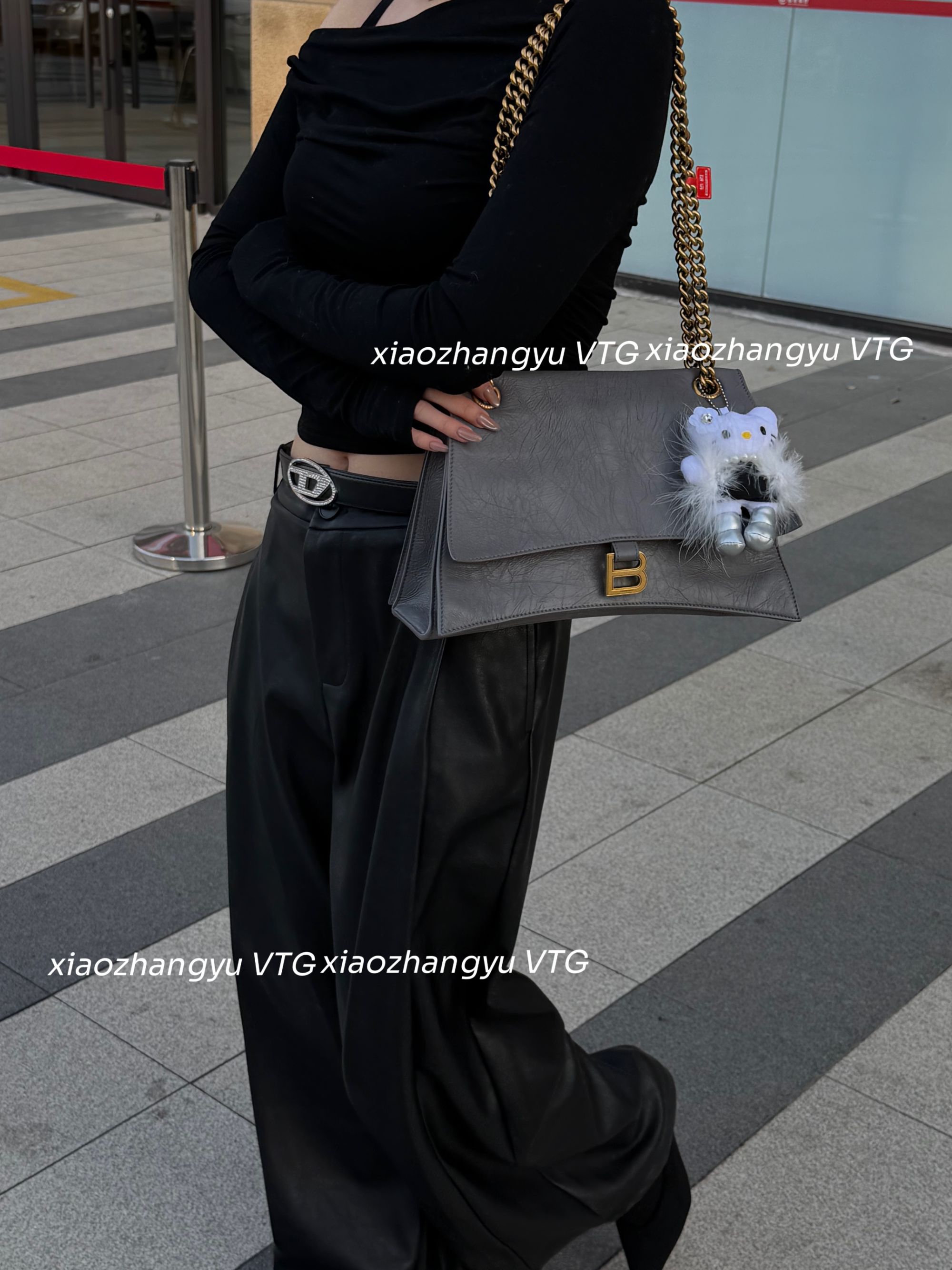 99新 Balenciaga/巴黎世家 高级灰金扣crush m中号/少见高公价 