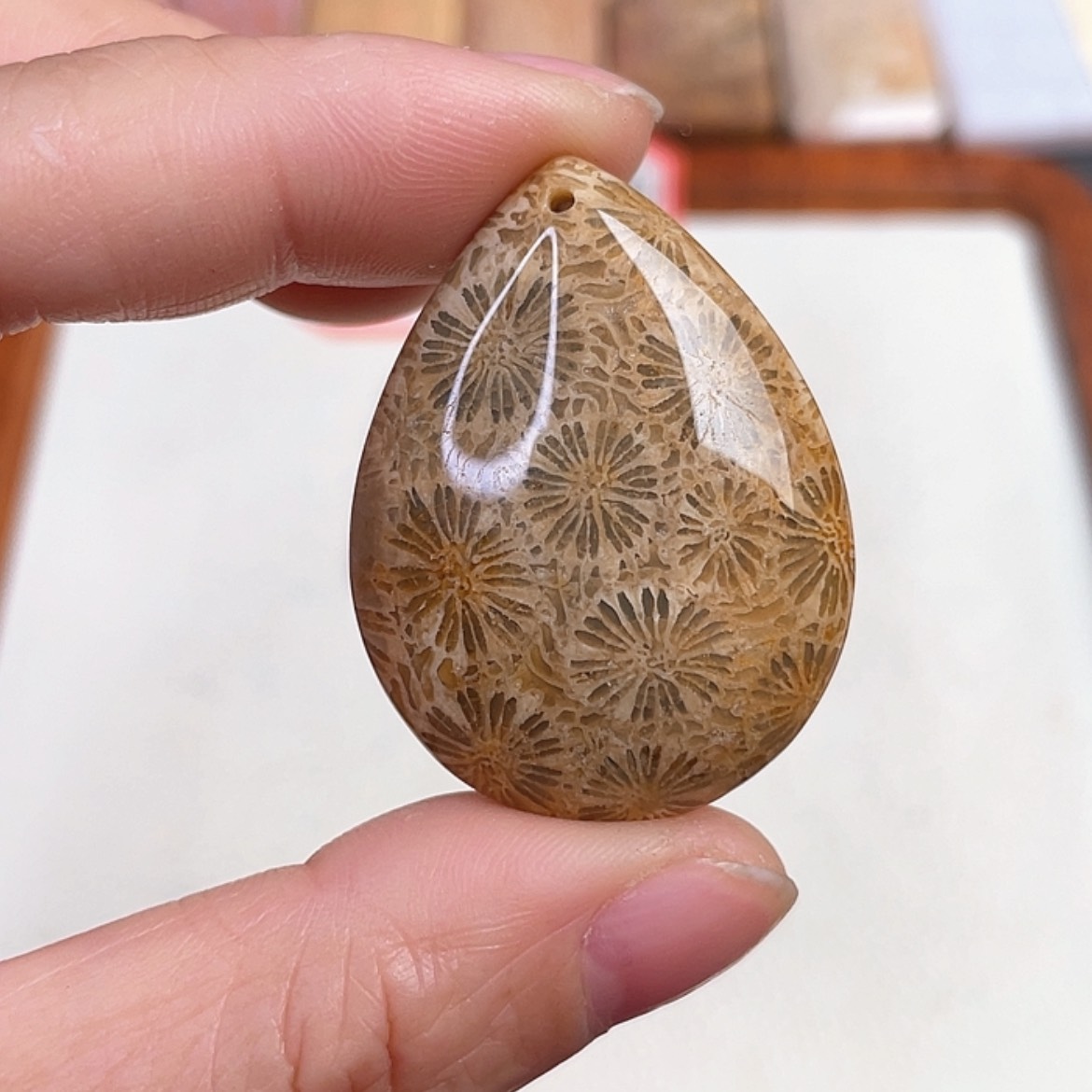 【闪购商品】查罗石吊坠(赠链)银S925镀金镶嵌微****?