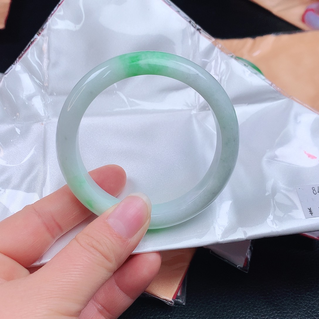 翡翠手镯未镶嵌8471xcvbbn