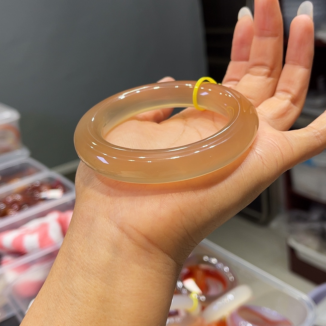 德***文玛瑙/玉髓未镶嵌手镯