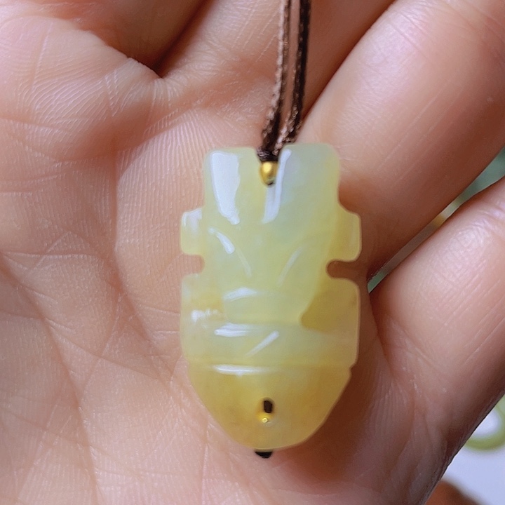 未镶嵌岫岩河磨玉（透闪石质玉）把件