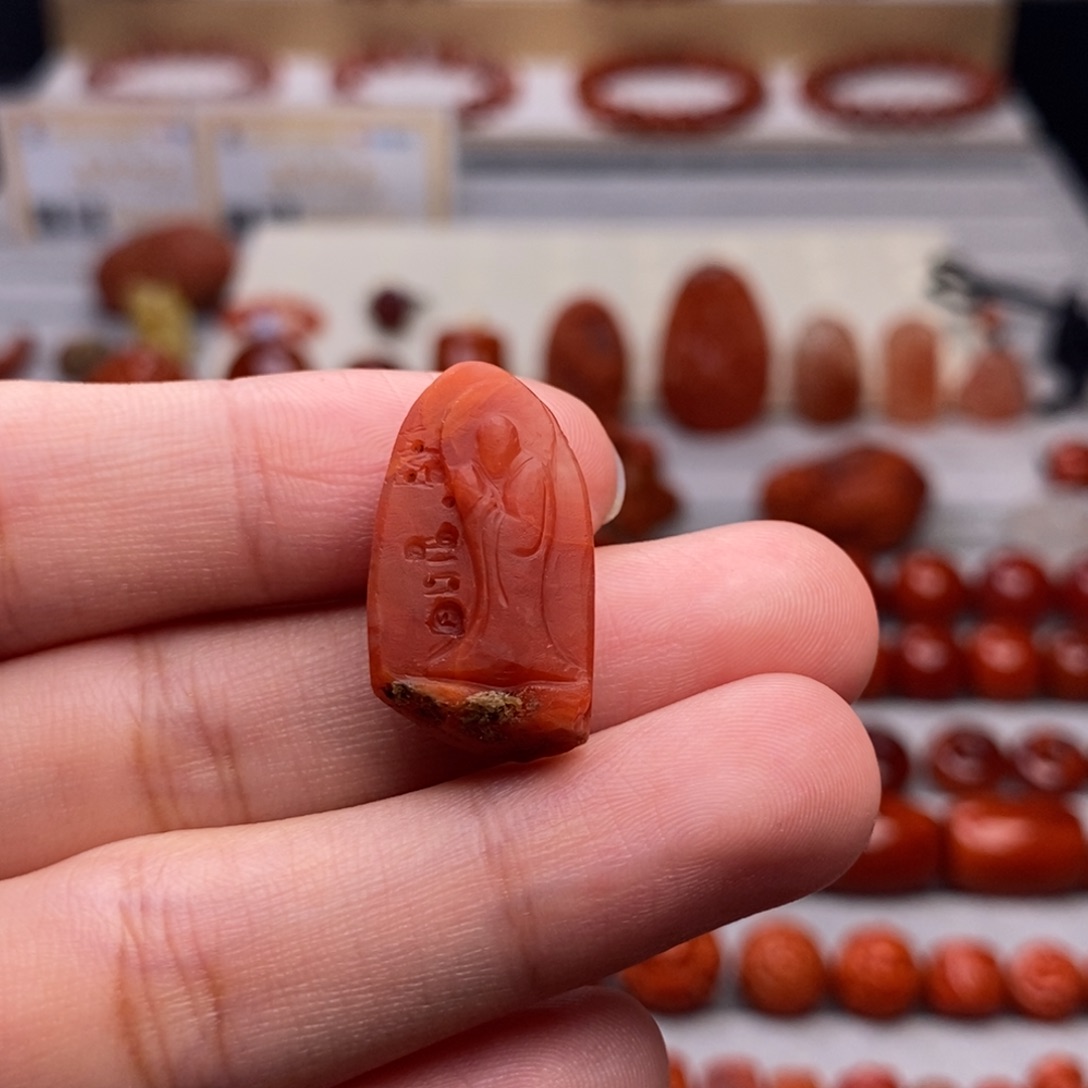 包浆悟道带原皮南红玛瑙