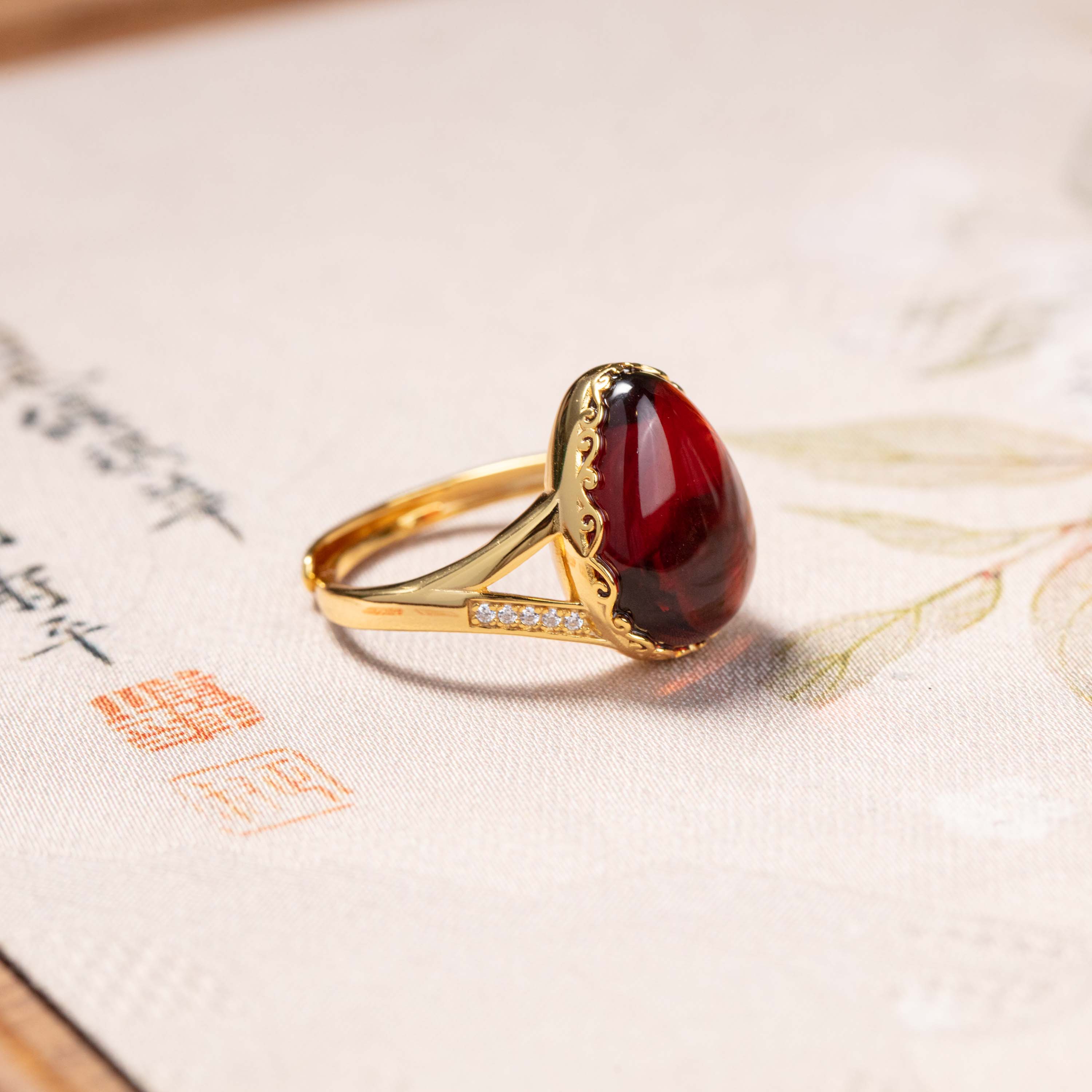 血珀水滴蛋面戒指多样性发一约14*10mm#B2080139