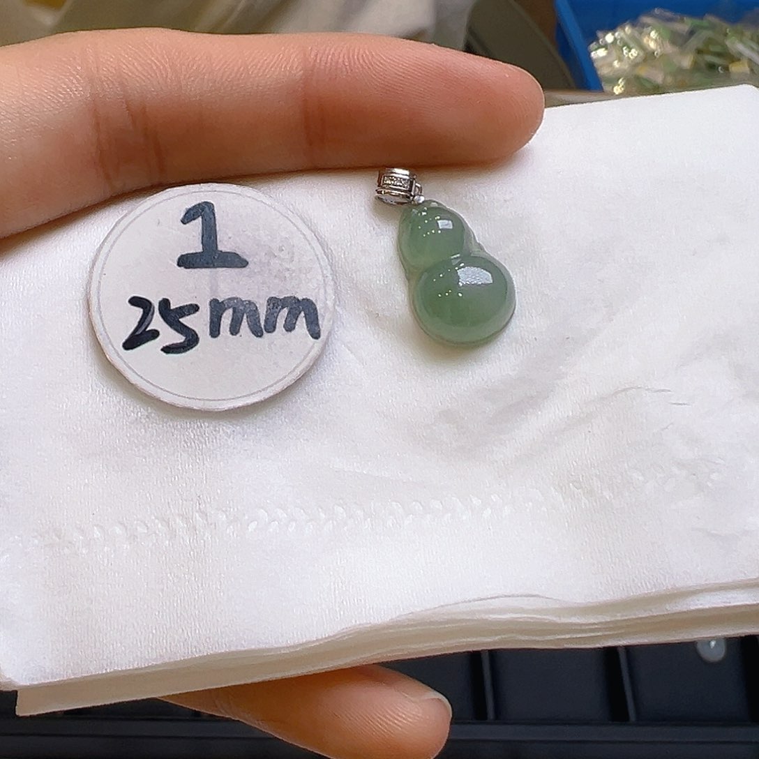 翡翠吊坠(不含链)18K金镶嵌翡翠