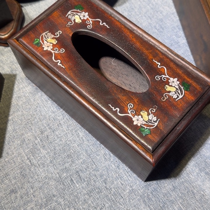 贡木抽纸盒的的的的