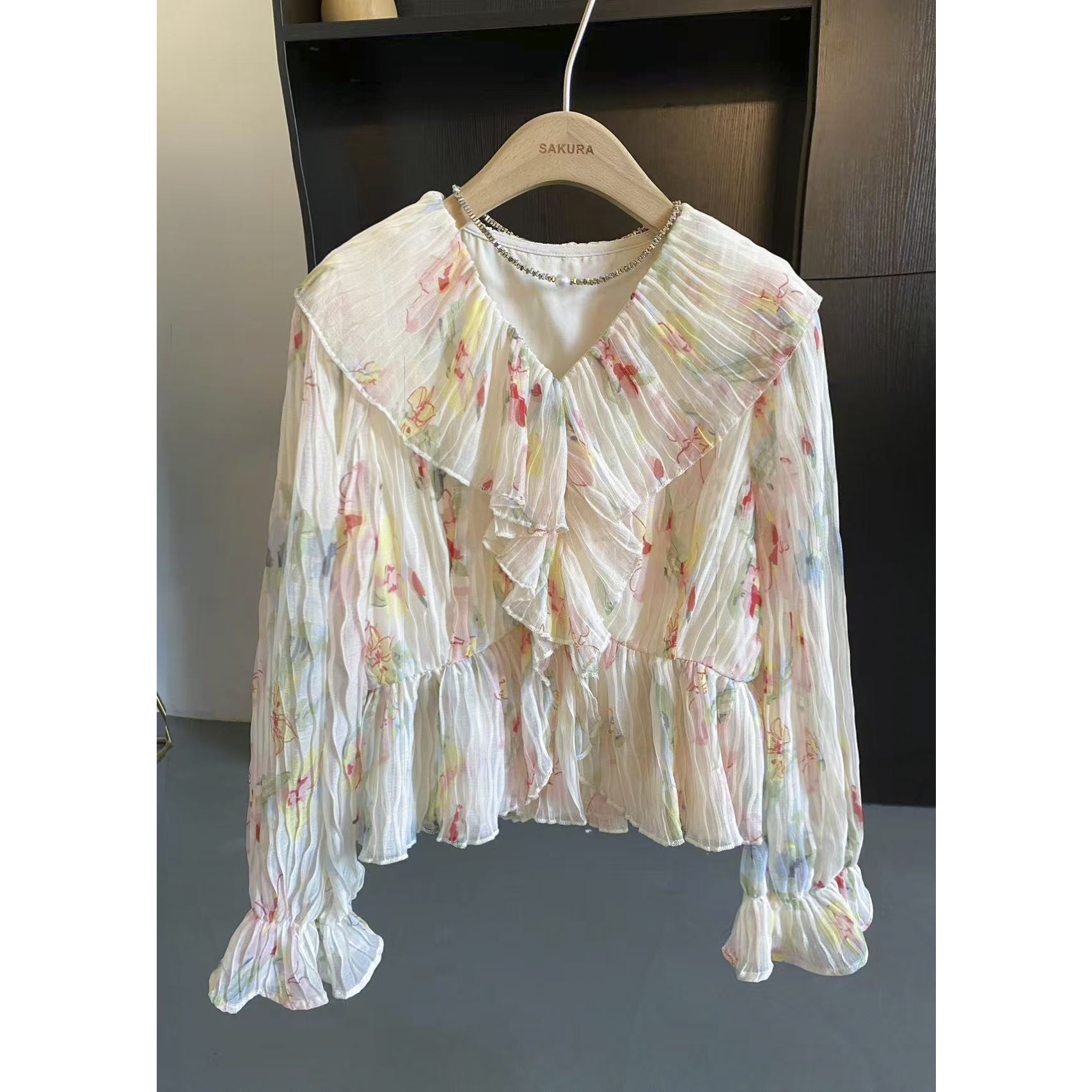 璎婲sᴀᴋᴜʀᴀ【花期如梦】媛韩版V领拼接重工压褶花边甜美碎花衬衫