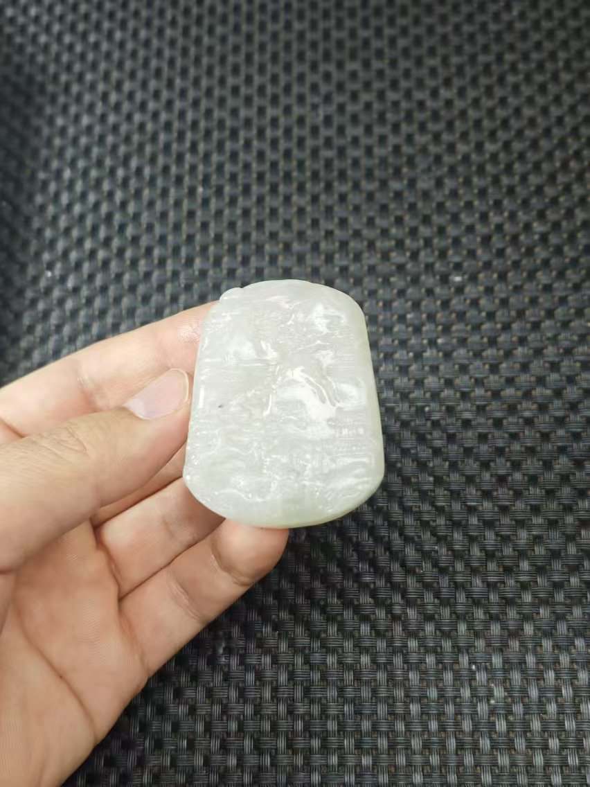 天然和田玉老料精雕山水吊坠油润细糯1.22清货2