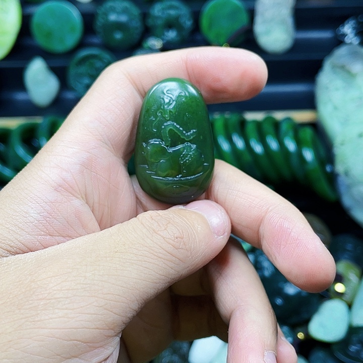 和田玉未镶嵌珠宝奇石