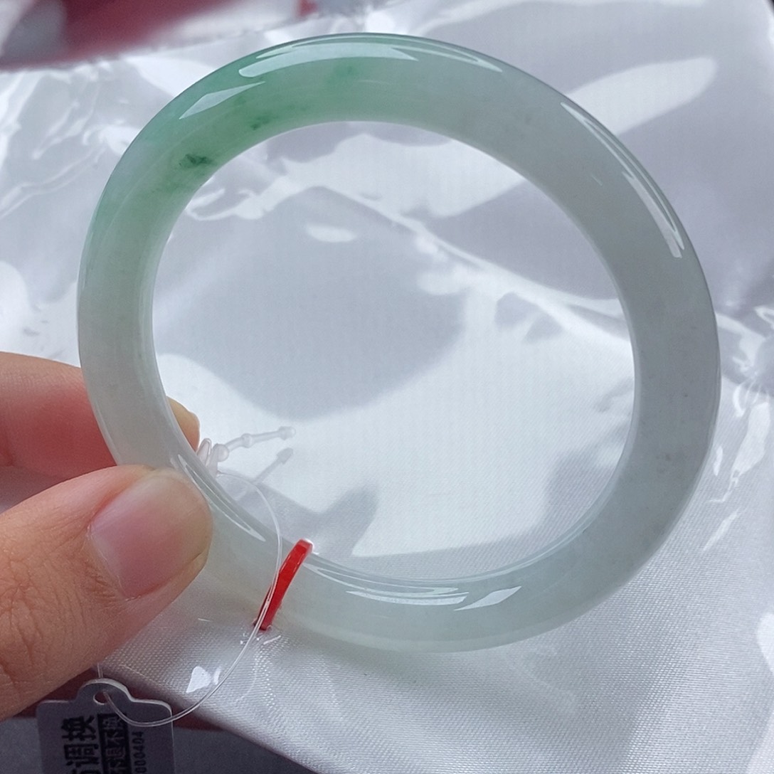 翡翠手镯（圆镯）未镶嵌54-55圈