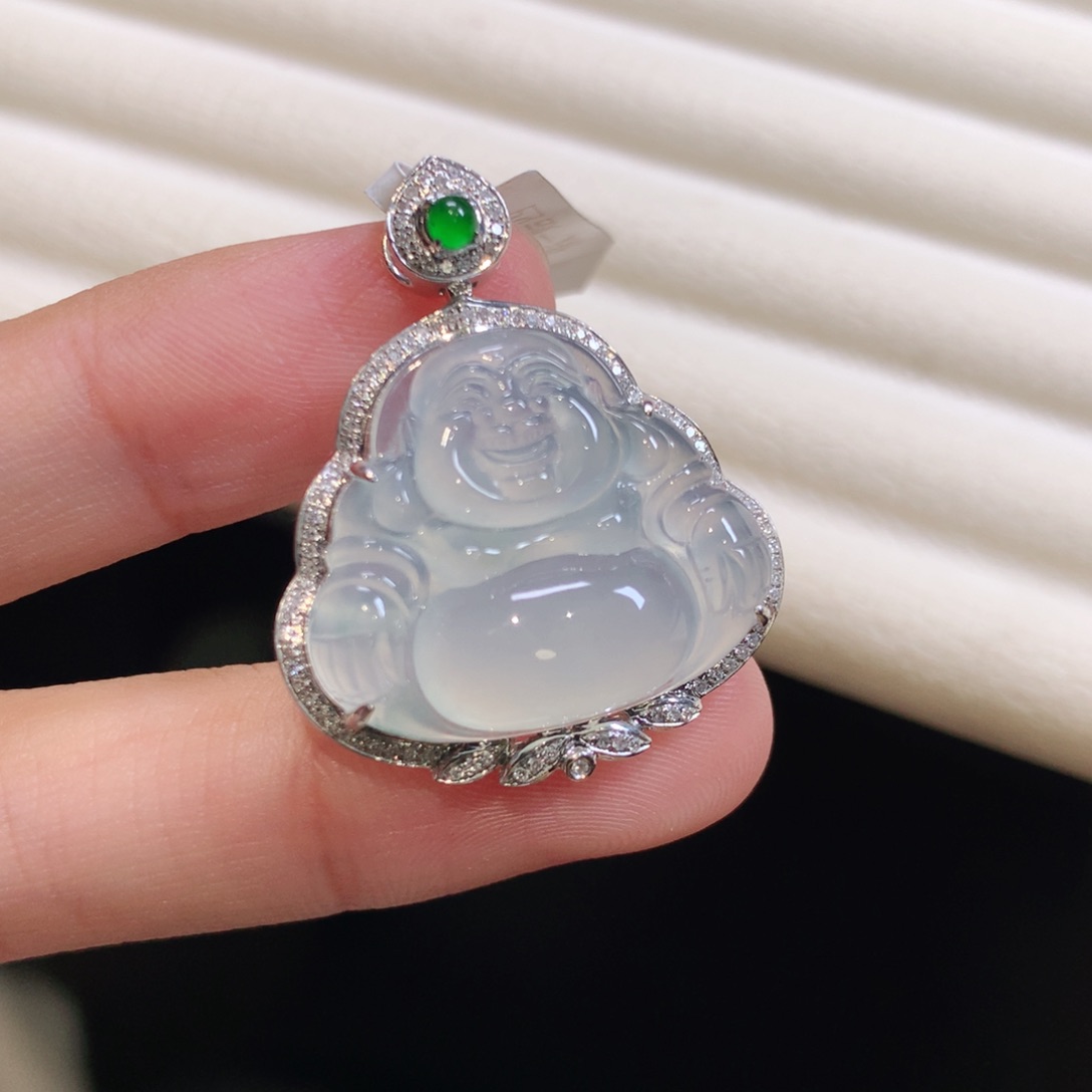 翡翠颈饰18K金镶嵌佛