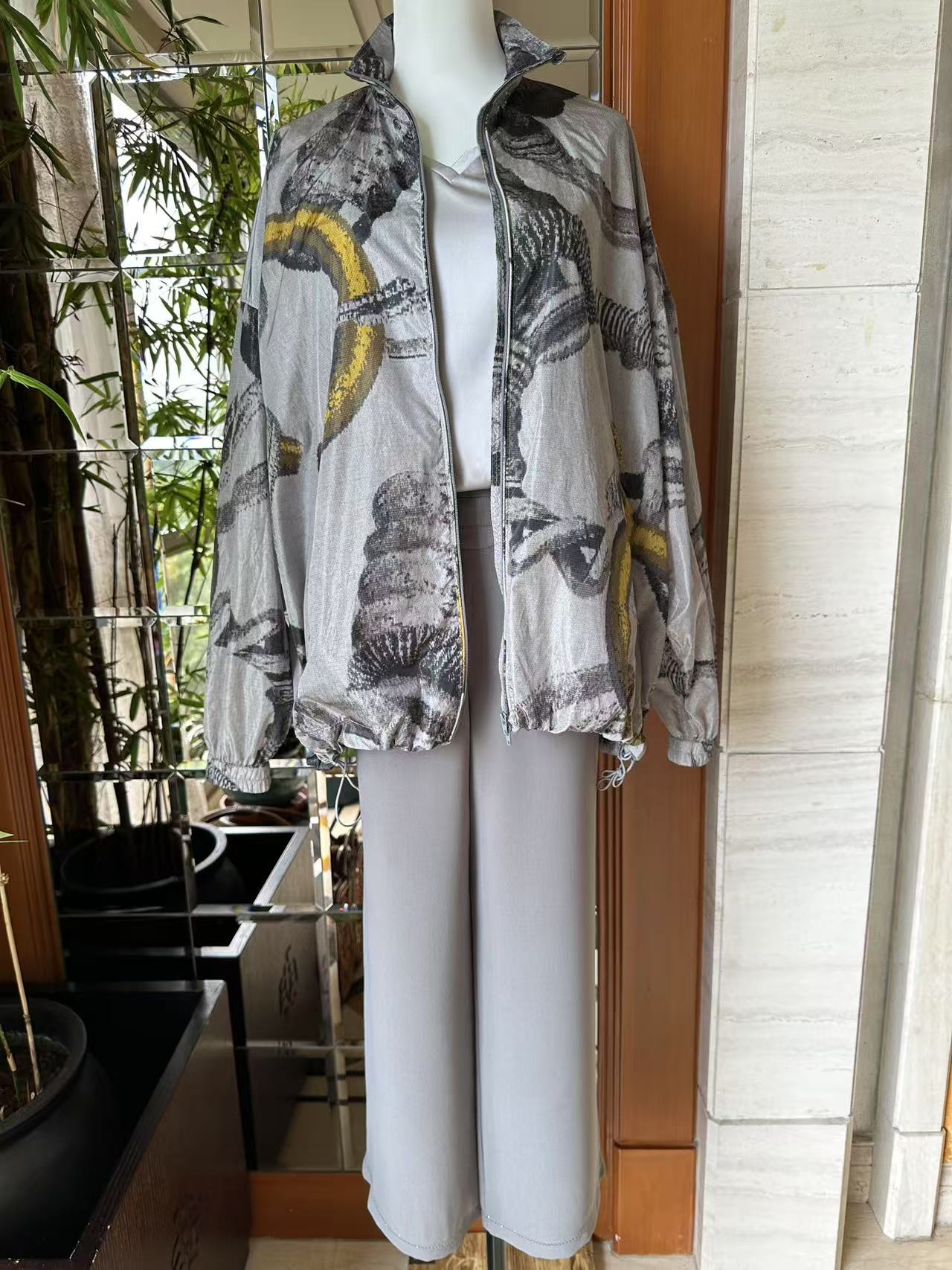 立领抽绳长袖外搭