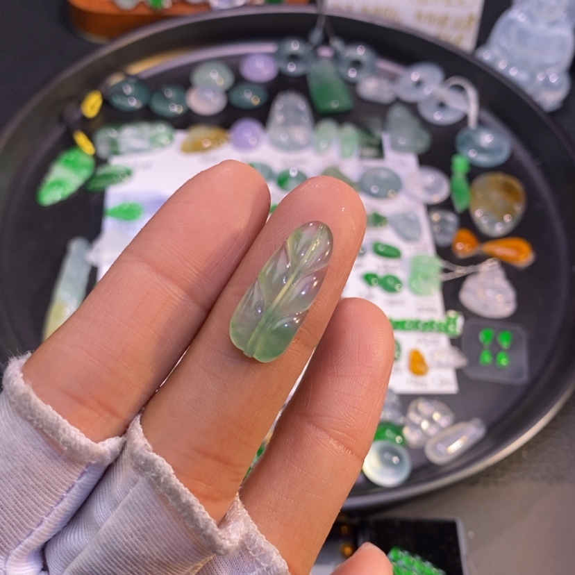 【闪购商品】翡翠挂件未镶嵌叶子