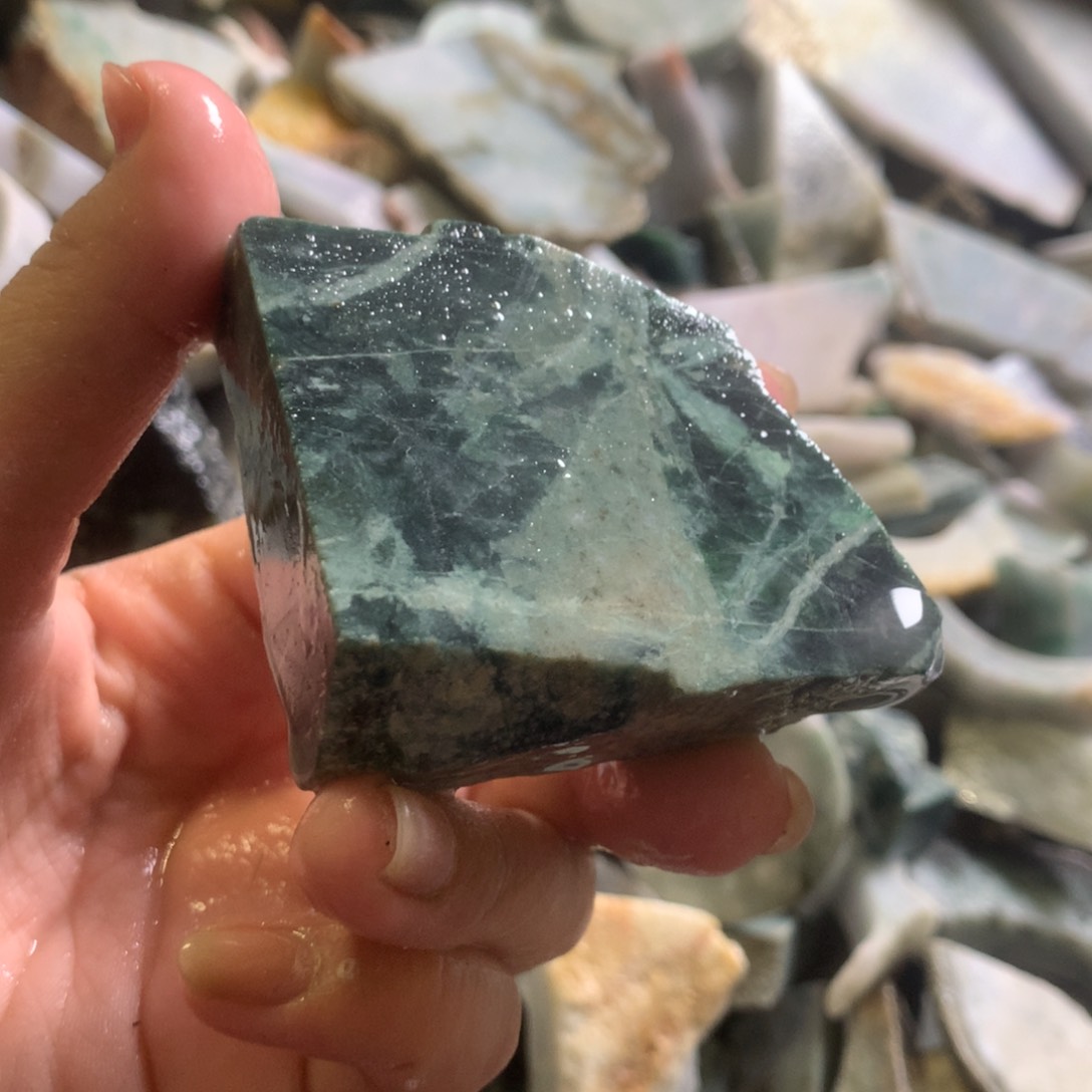 翡翠颈饰未镶嵌缅甸翡翠 