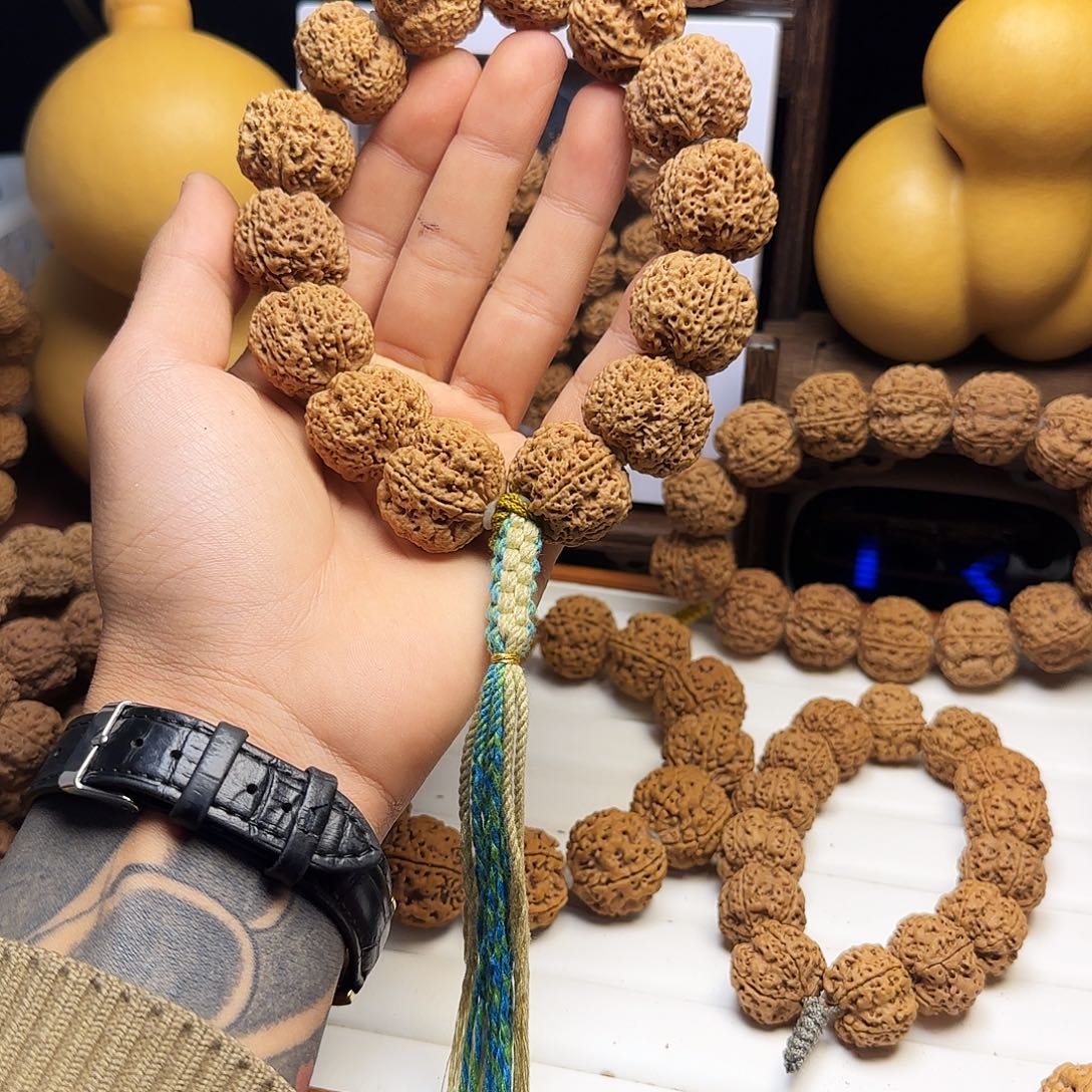 金刚菩提吊坠䧔26蜂王