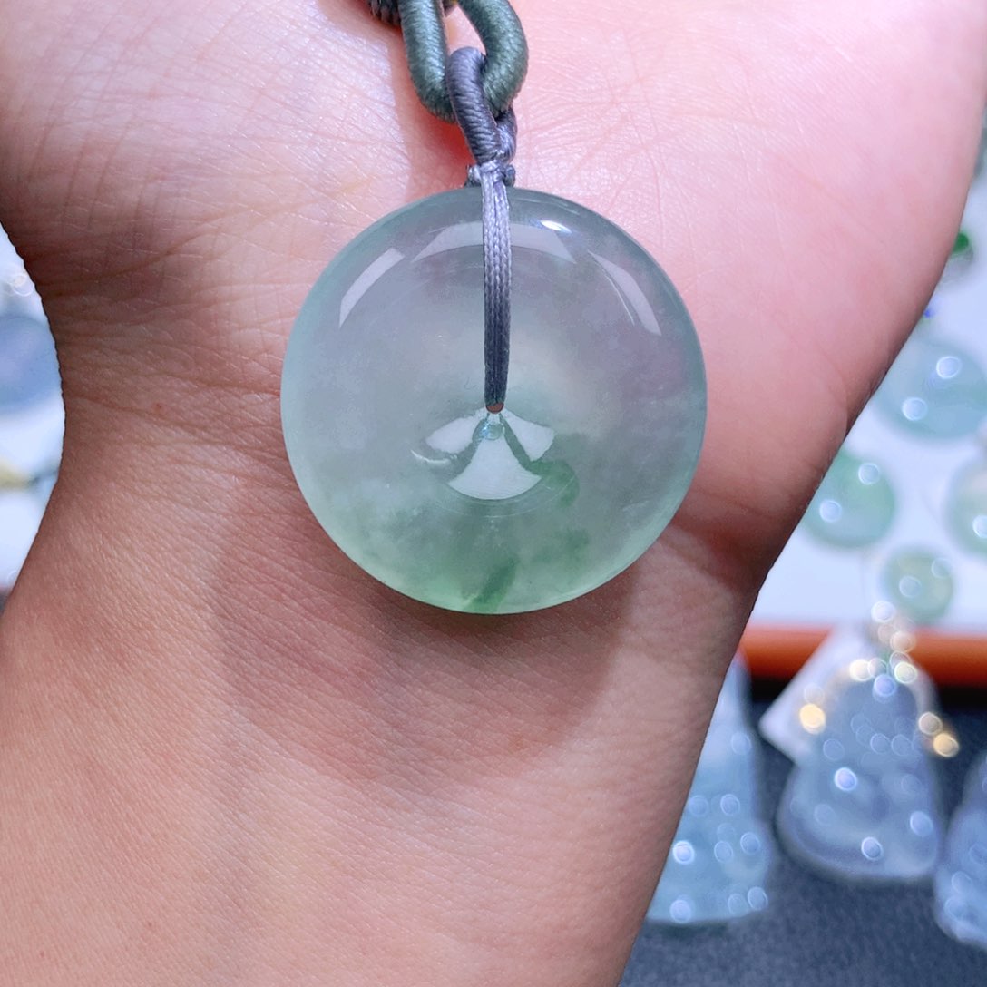 翡翠未镶嵌颈饰扣子