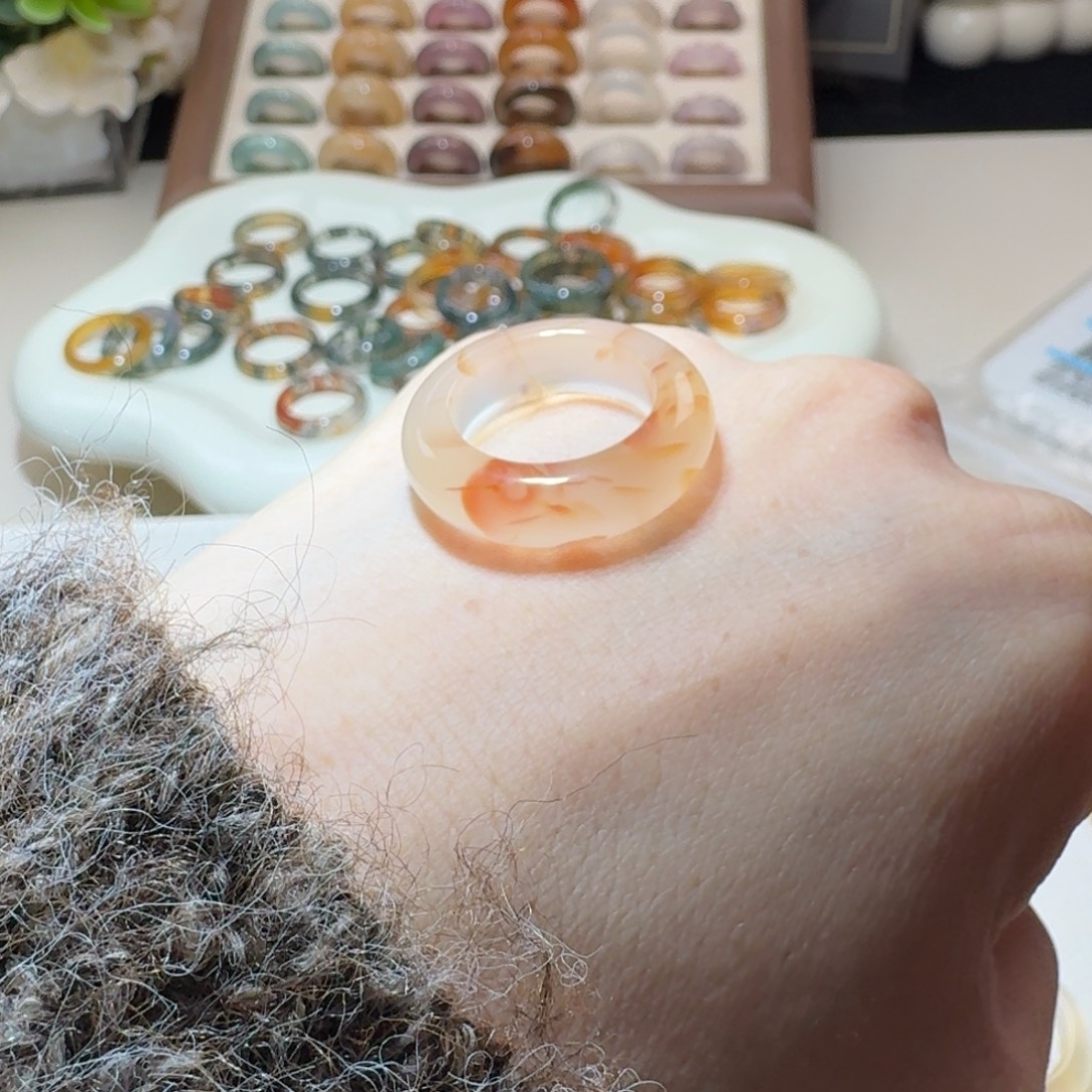 玛瑙/玉髓未镶嵌戒指微瑕 龙纹花瓣